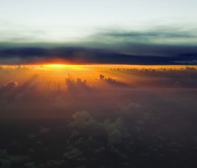 小孩晚上睡觉老咳嗽但好像没感冒（小孩晚上咳嗽没有感冒）