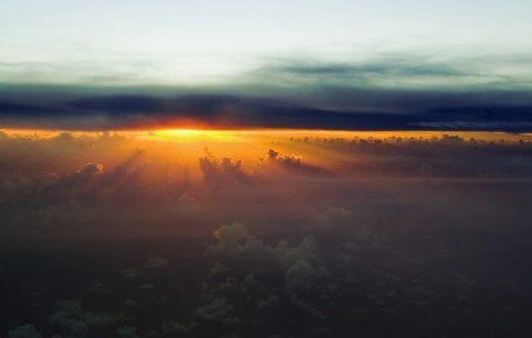 小孩晚上睡觉老咳嗽但好像没感冒（小孩晚上咳嗽没有感冒）